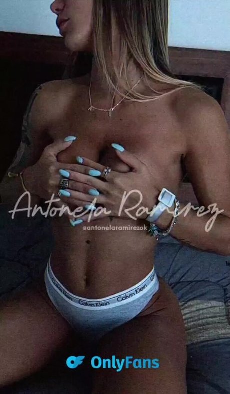 Antonela Ramirez modèle exclusif photo