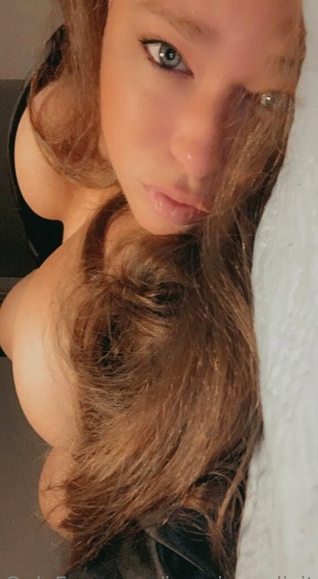 ivymiaexplicit actrice érotique photo