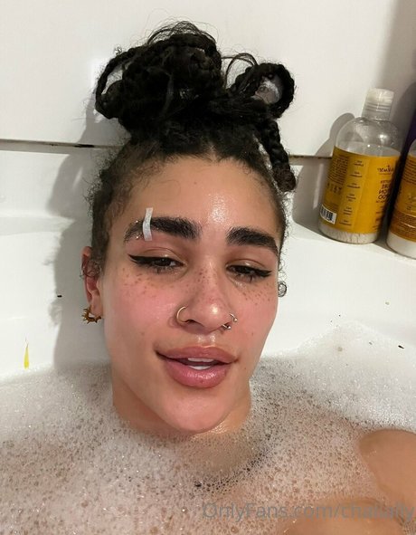 chalially joli modèle image