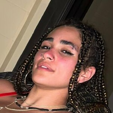 chalially actrice adulte images