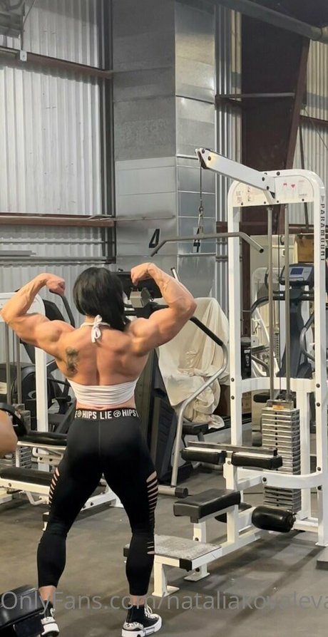 nataliakovalevafbb étoile érotique collection