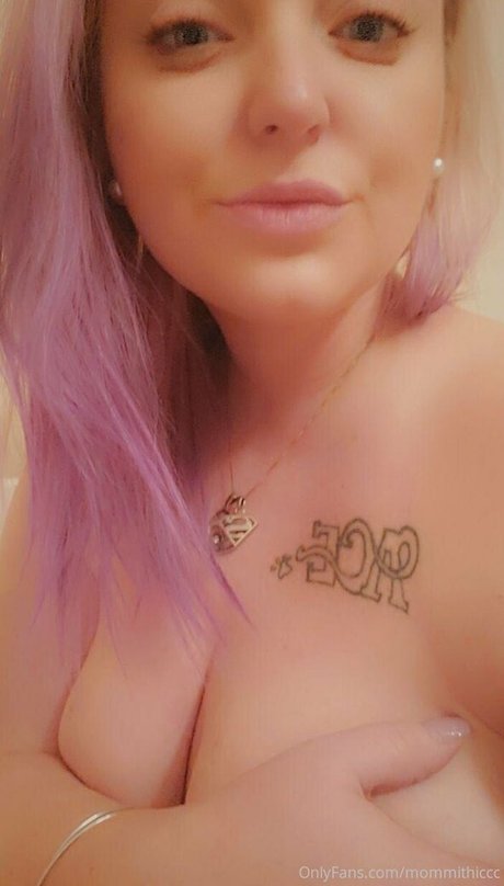 mommithiccc star érotique galeries