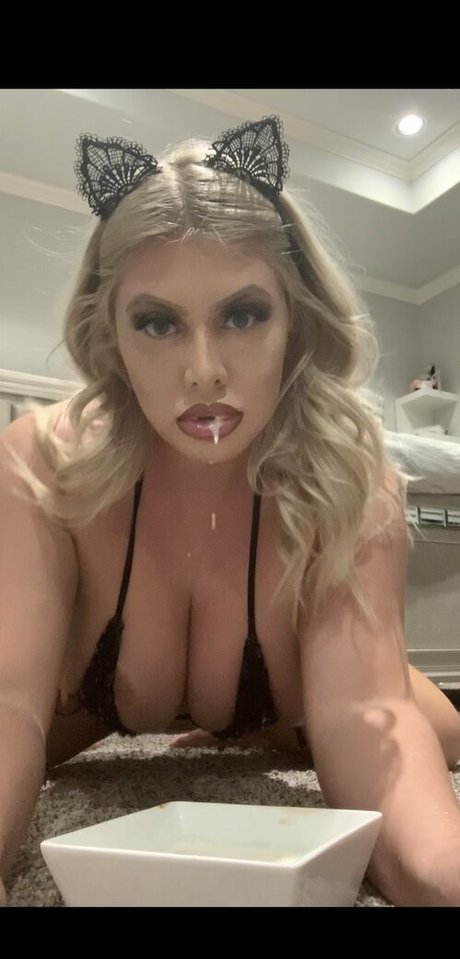 fille courbée dà côté onlyfans porno photo