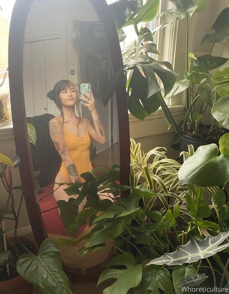 whoreticulture modèle sexy collection