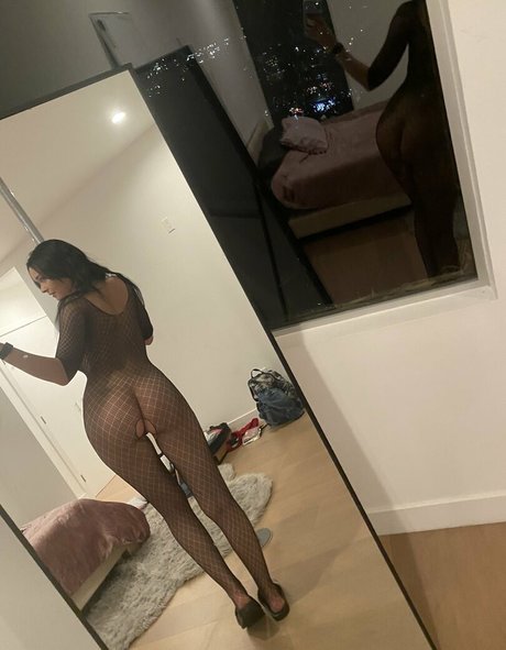 Michelleyroo modèle pornographique images