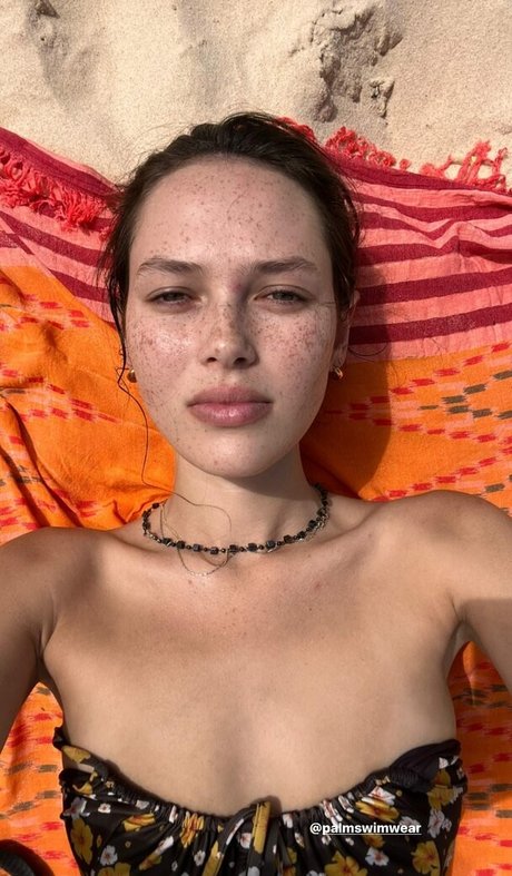 Naomi Stevens actrice érotique galerie