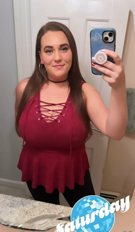 Bustybae95 jolie star du porno image