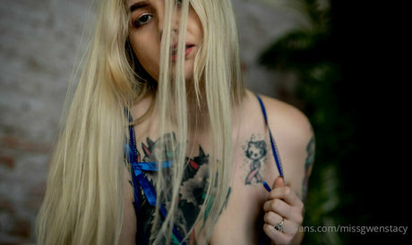 missgwenstacy star du porno en haute qualité archive