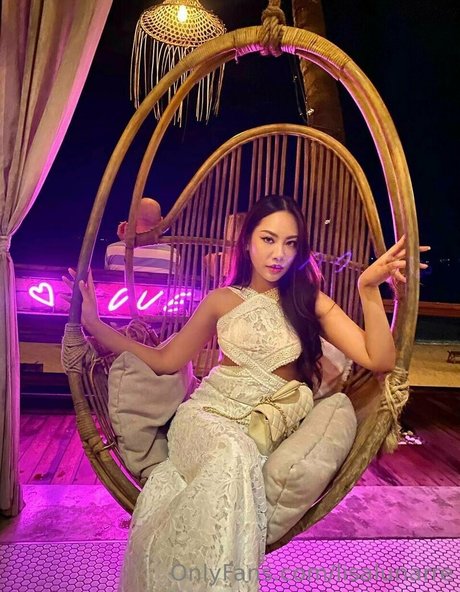 lisalunarre modèle porno img