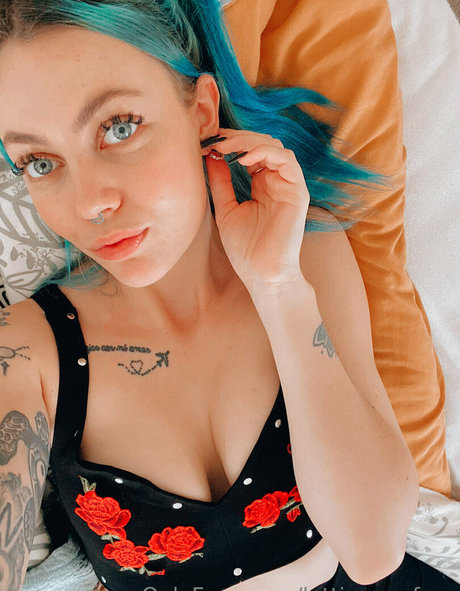 lottienovafree actrice érotique images