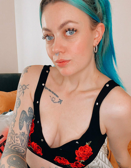 lottienovafree actrice de nus photos