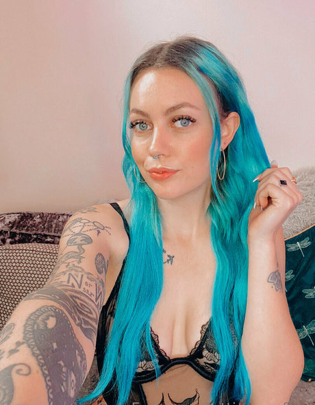 lottienovafree belle actrice images