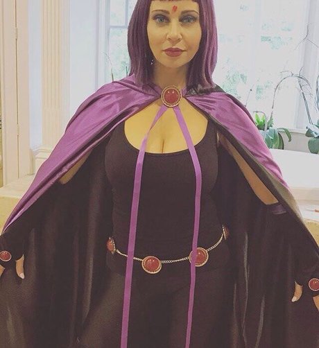 Tara Strong mannequin photos