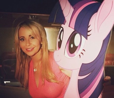 Tara Strong modèles nus archive
