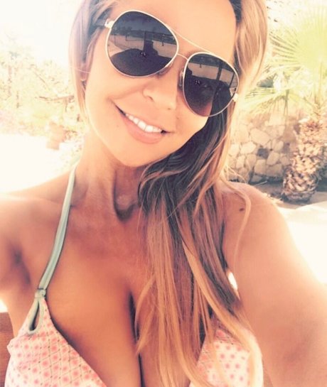 Tara Strong étoile xxx archive