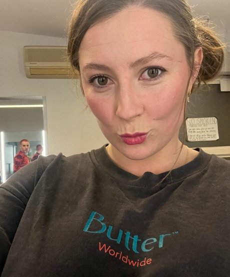 éjacule sur la langue onlyfans haut sexy photos