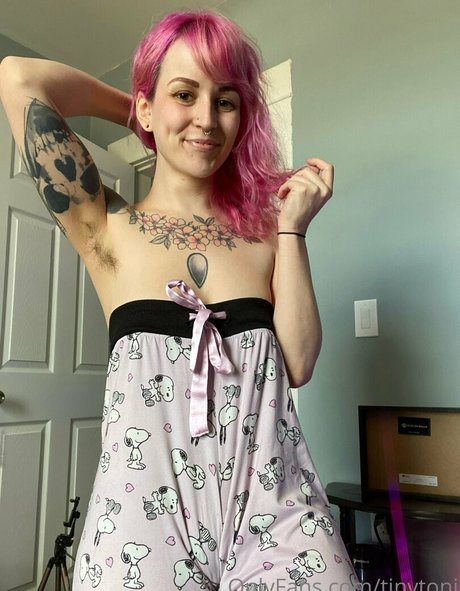 tinytoni actrice de nus images