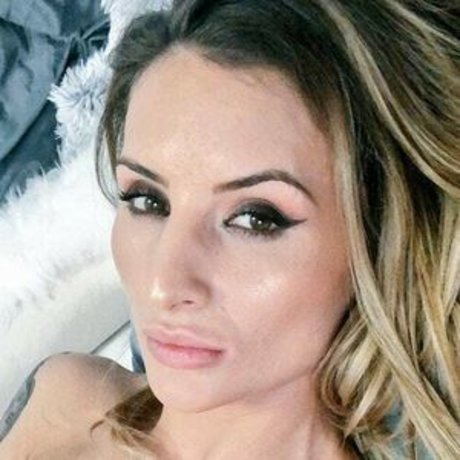 fellation publique onlyfans beau galerie