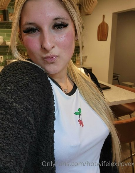 hotwifelexilovex belle actrice galerie