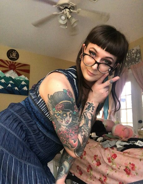 adolescente aux gros seins onlyfans pornographique img