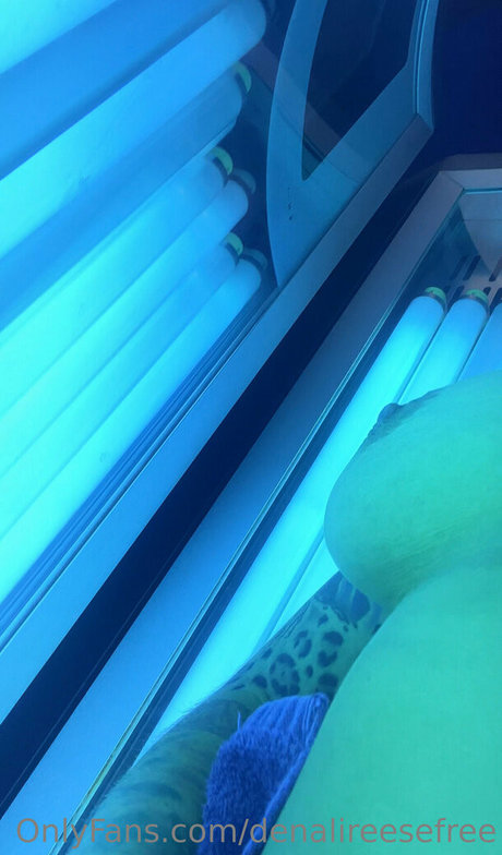 denalireesefree modèle de haute qualité image