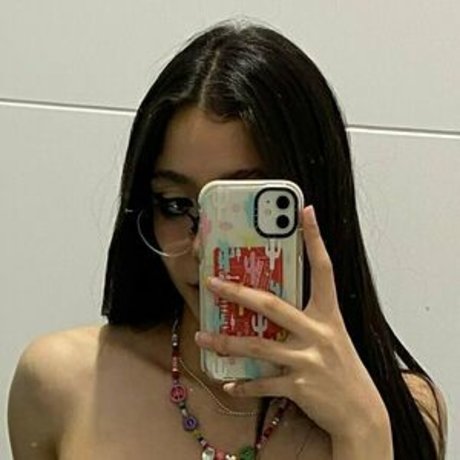 fans asiatiques maigres uniquement sexy nue des photos