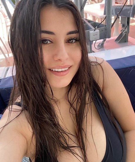 Rozzzywow modèle xxx photo