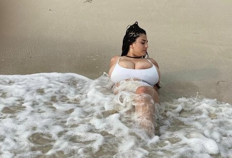 cosplay gros seins onlyfans belle nue collection