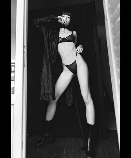 Marie Grippon meilleure star du porno photos