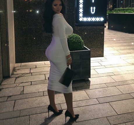 Simone Goodall actrice pornographique galeries