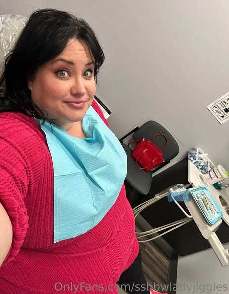 ssbbwladyjiggles étoile chaude image