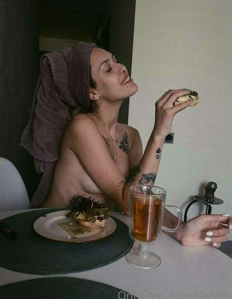 layslet modèle gratuit des photos