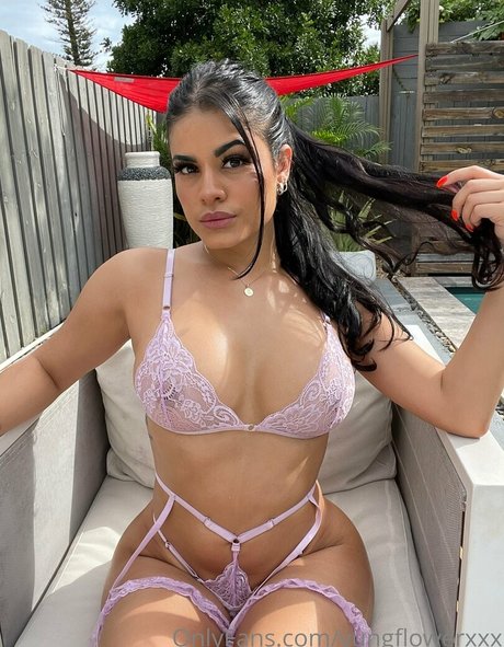 yungflowerxxx meilleure actrice images