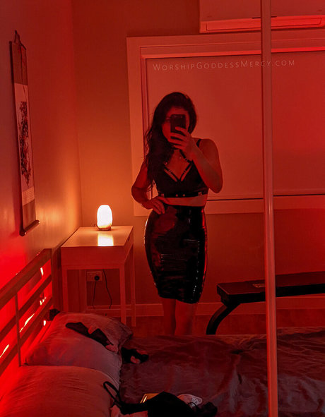 worshipgoddessmercy modèle pornographique photos