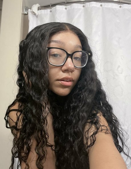 Caileneasely actrice de nus image