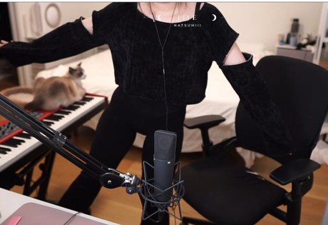 trio à gros seins onlyfans art chaud image