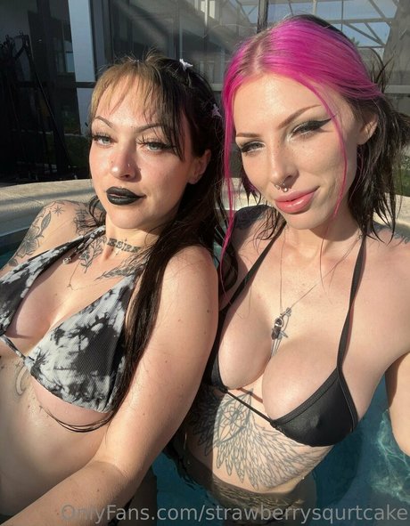 Strawberrysquirtcake modèle de haute qualité photos