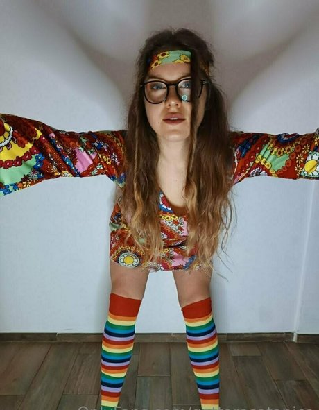 adolescent maigre onlyfans bien chaud photo