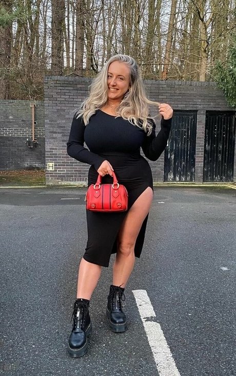 épouse infidèle onlyfans pornographique nu collection