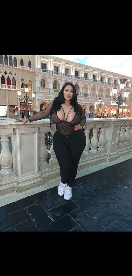 realdiamonddoll actrice chaude des photos