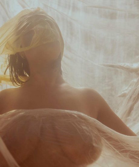 sexe en bikini uniquementfans belle définition img