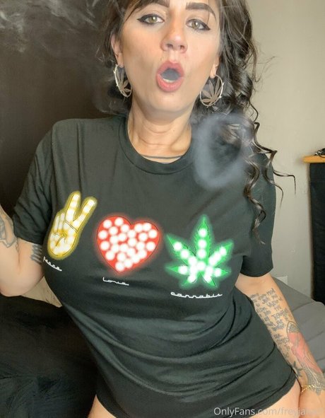 freyjaluv1 étoile exclusive galeries