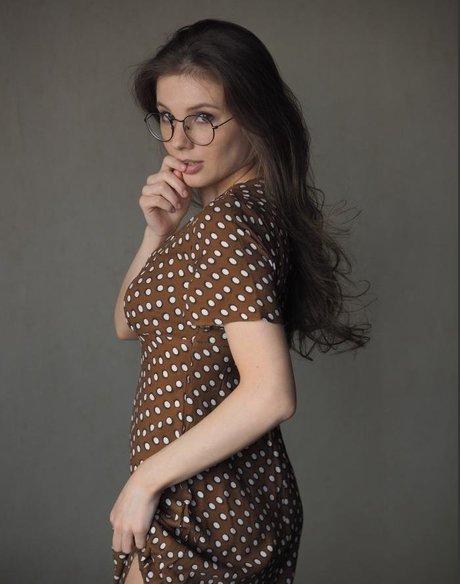 Anyutamoor sexe star du porno image