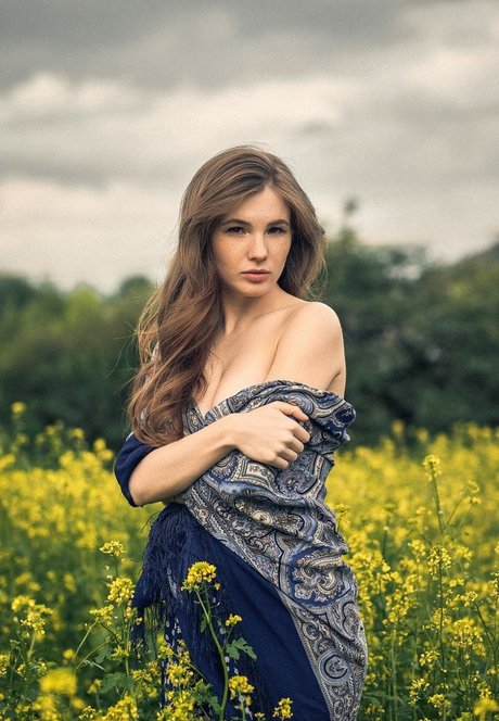 Anyutamoor actrice exclusive photos