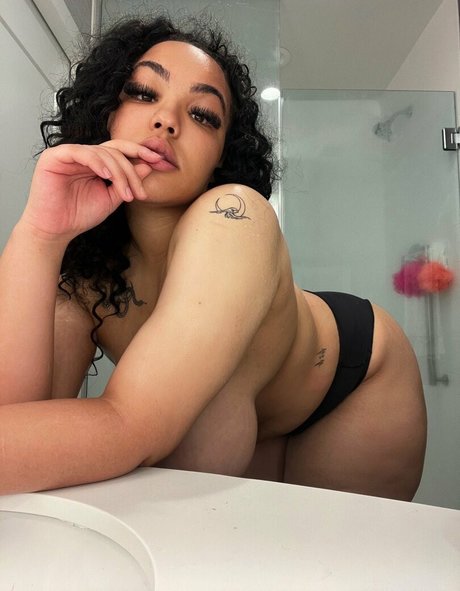 Teeee modèle nu img