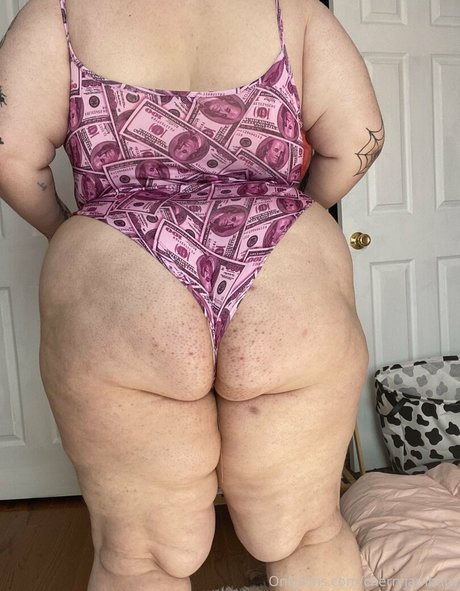 gros seins branlette espagnole onlyfans nus érotiques photo