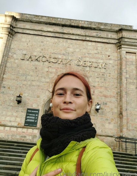 chaton courbé onlyfans parfait sympa photo