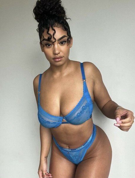 Erikahmarie star érotique photo