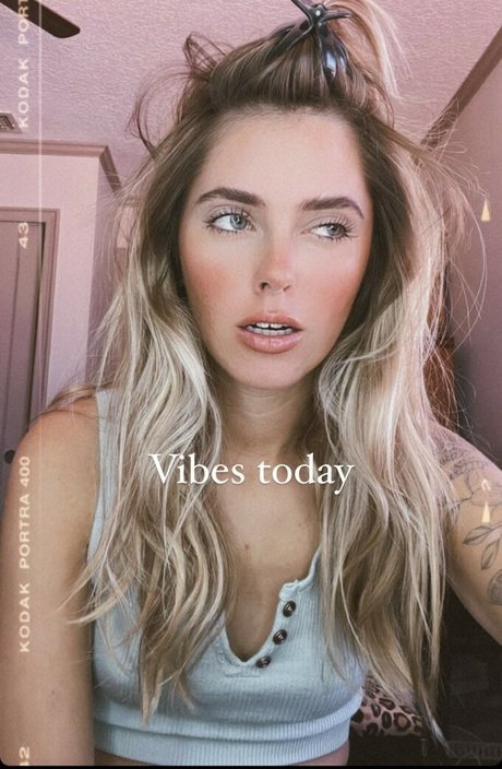 thatpineapplegirl mannequin photo