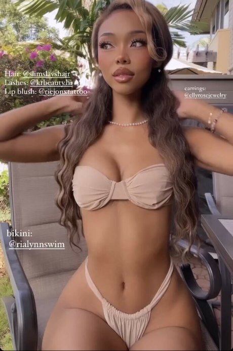 Stephanie Hikaru nus star du porno galerie